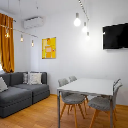 公寓 Modern 2bd Flat With Prime Location And Workspace By Flat Mаnager