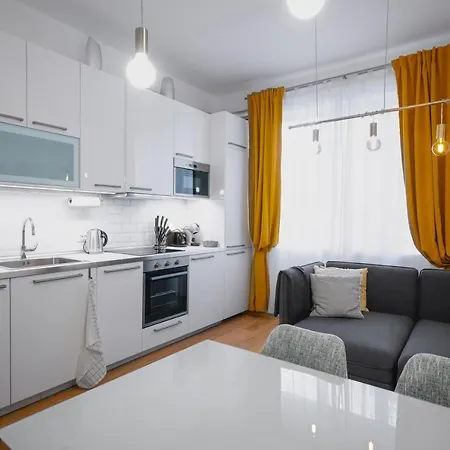 Apartmán Modern 2bd Flat With Prime Location And Workspace By Flat Mаnager Sofie