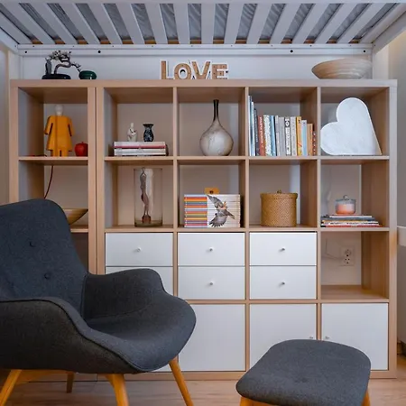 Apartment Modern 2bd Flat With Prime Location And Workspace By Flat Mаnager