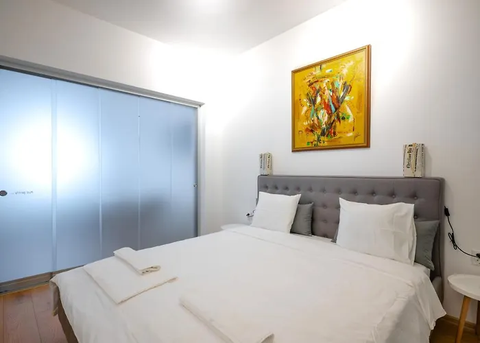 Апартамент Modern 2bd Flat With Prime Location And Workspace By Flat Mаnager *