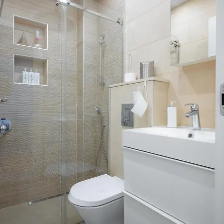 Apartment Modern 2bd Flat With Prime Location And Workspace By Flat Mаnager Sofia